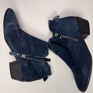 Stylish Vince Camuto Navy Suede Ankle Booties Size 8